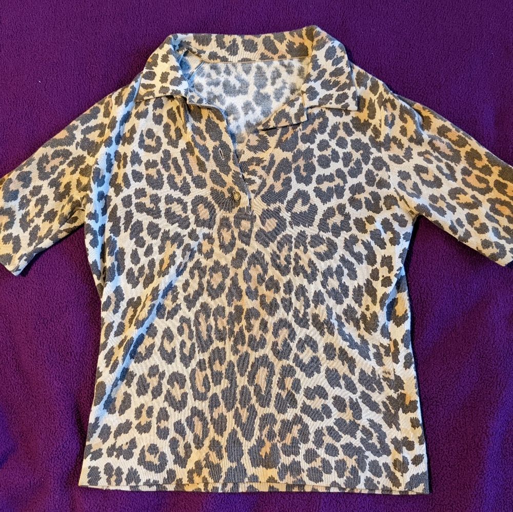 Kitchy Leopard Top
